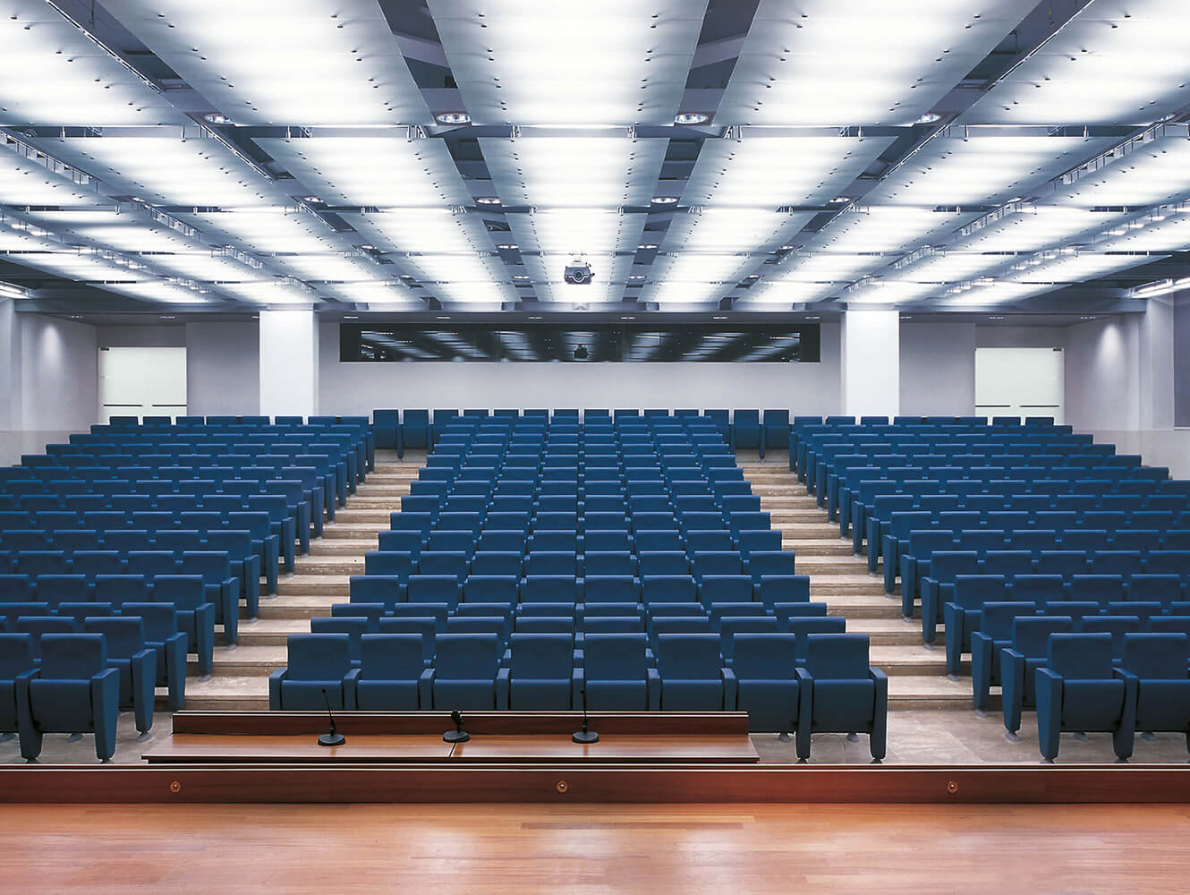 Università Bocconi - Aula Magna - C600 Armchair by LAMM