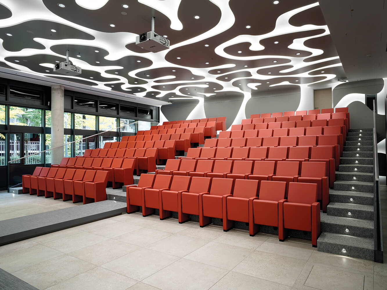 Brainlab Auditorium - M100 by LAMM