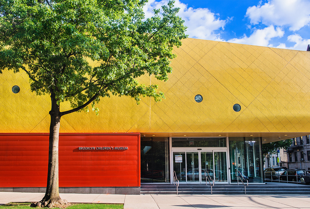 C100 armchairs for the vibrant Brooklyn Children’s Museum in NY designed by Rafael Viñoly Architects