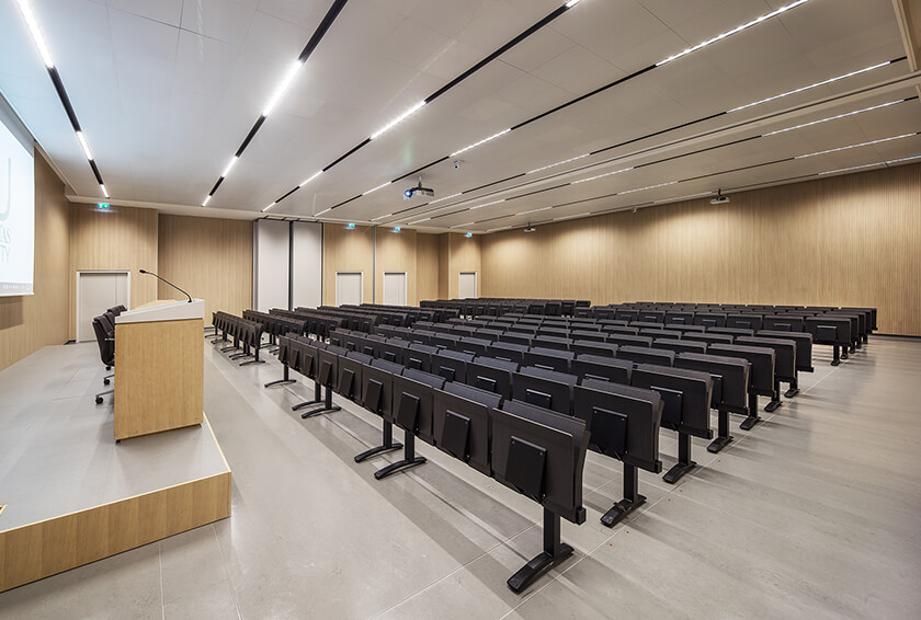 Bancs d’étude E4000 personnalisés pour le Campus Humanitas University à Pieve Emanuele, Milan