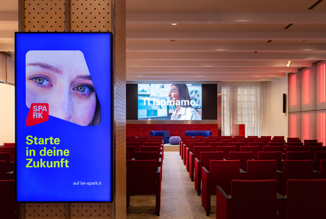 OnTime armchairs for Sparkasse’s innovative creative hub in Bolzano’s historic city centre