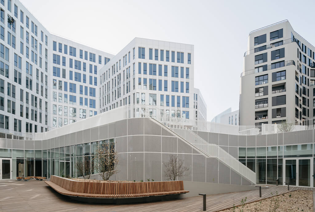 Nanterre (Francia), le poltrone L213 per il complesso di uffici che ospita 15 aziende della top 50 mondiale