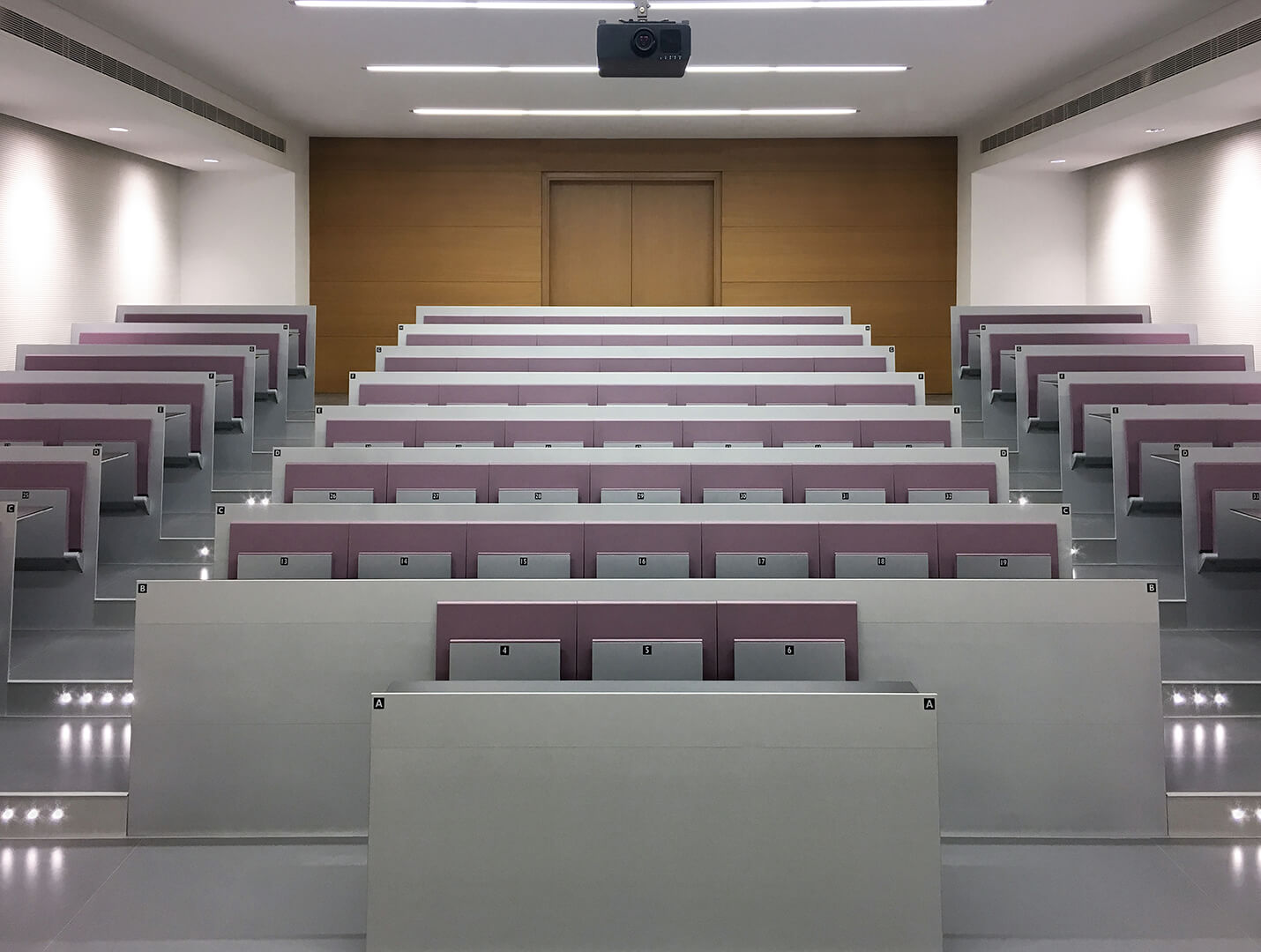 qatar-university-blade-study-bench