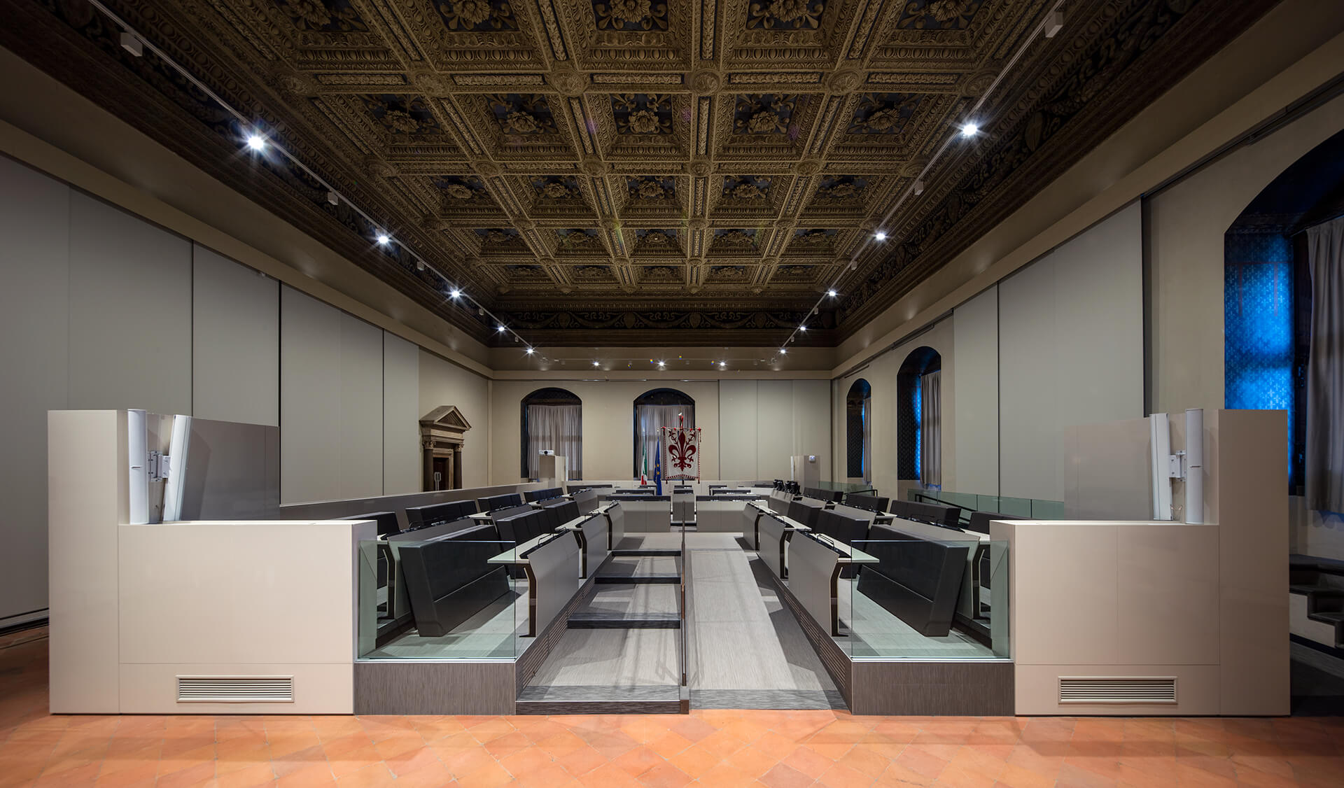 Sala del Duecento Palazzo Vecchio - Firenze - Genya - E5000 by LAMM