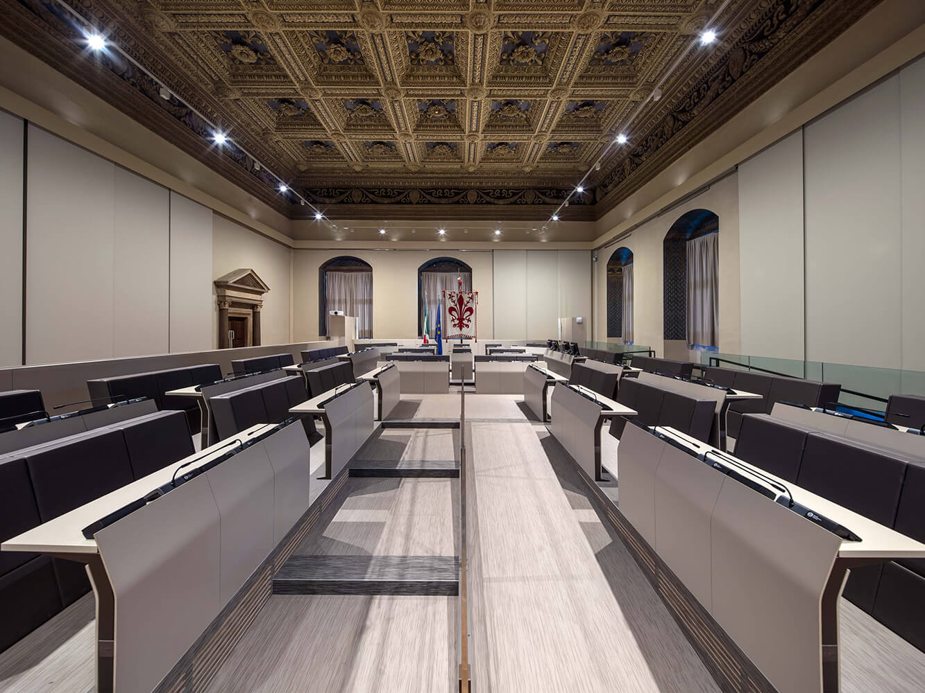 Sala del Duecento Palazzo Vecchio - Firenze - Genya - E5000 by LAMM